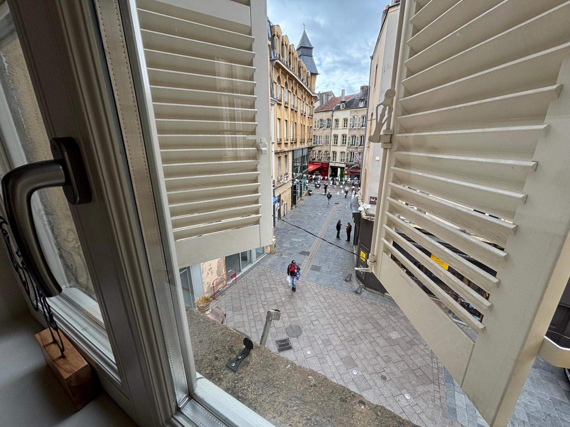 Louis Premier Et Second Metz Centre Un Sejour A Partアパートメント エクステリア 写真